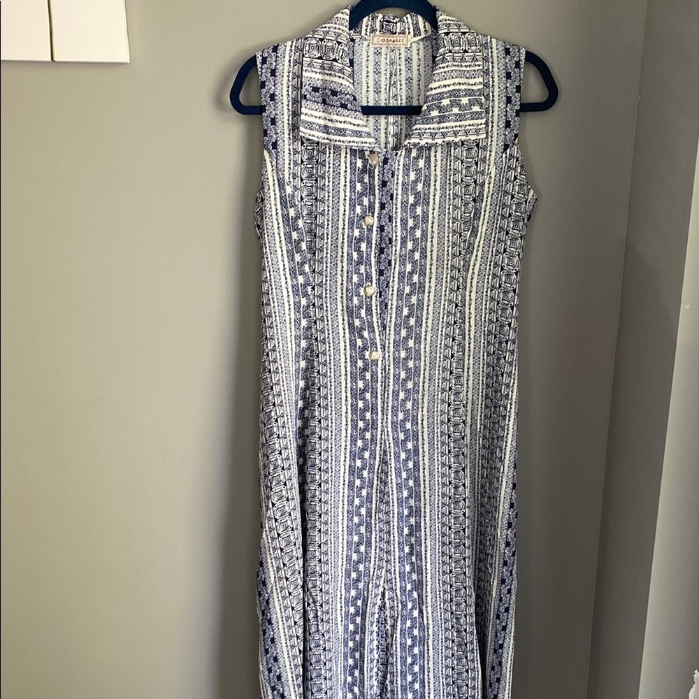 053. Blue and White Sleeveless Dress